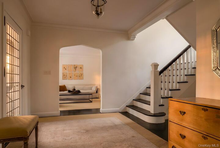 Property Photo:  4 Laurel Avenue  NY 10552 