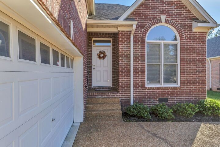 Property Photo:  204 Stoners Glen Ct  TN 37076 