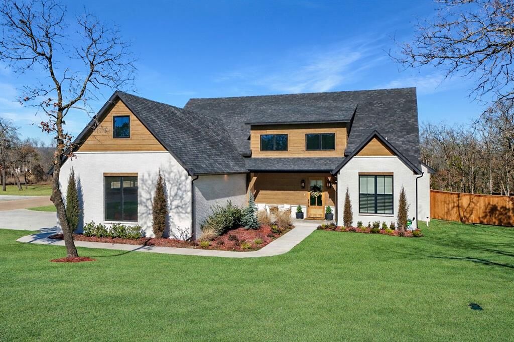 Property Photo:  8200 Red Feather  OK 73007 