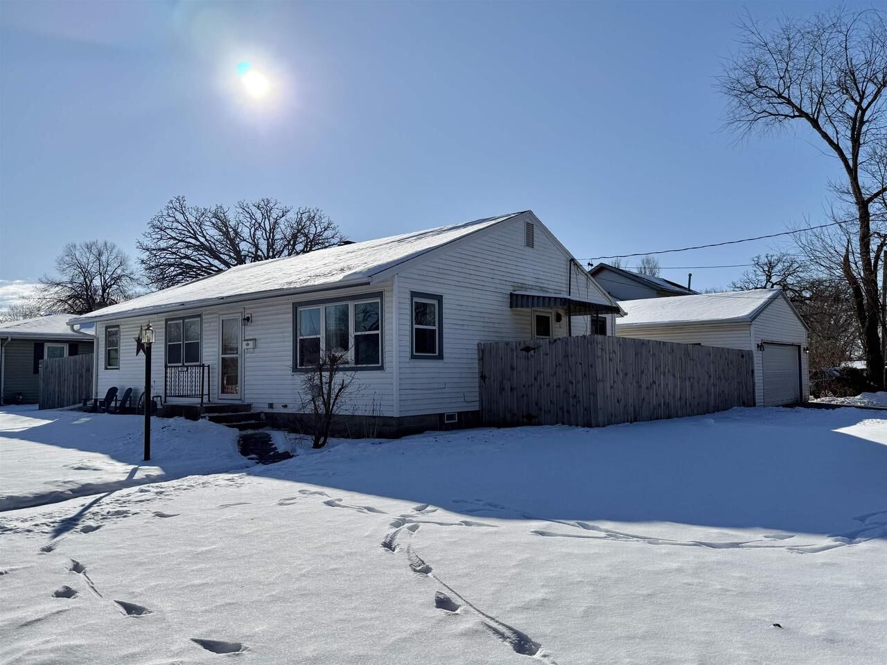 Property Photo:  1027 Thomas Street  WI 53545 