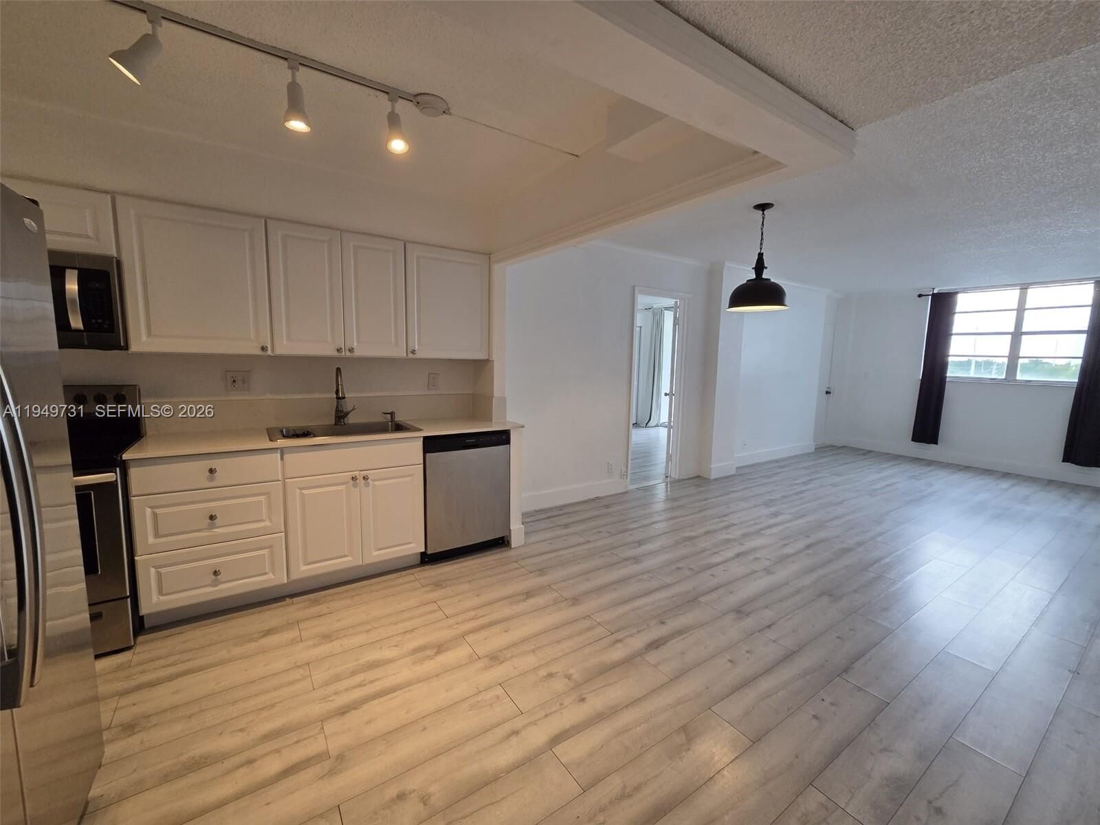 Property Photo:  2903 NE 163 405  FL 33160 