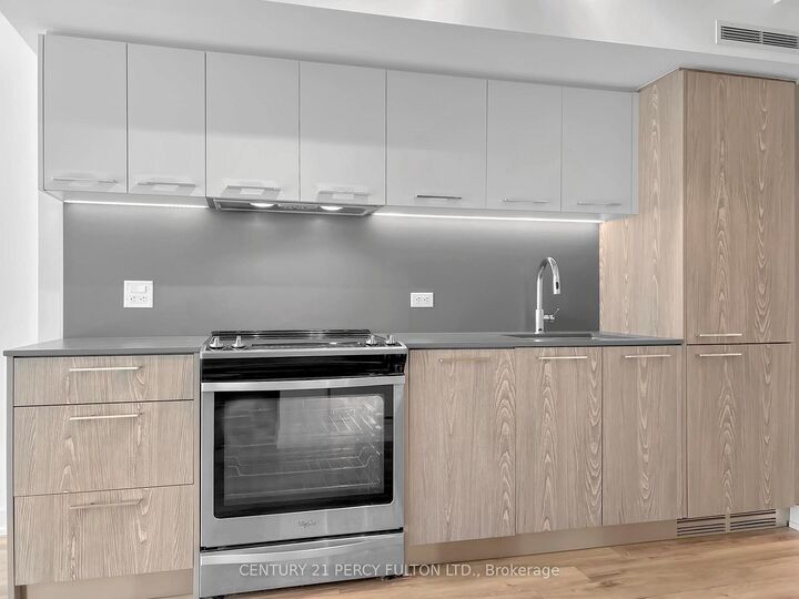 Property Photo:  30 Baseball Place 414  ON M4M 0E8 