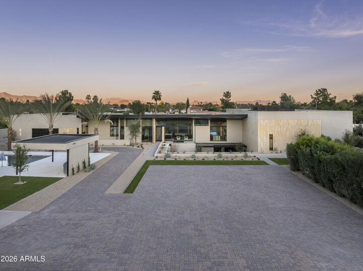 Property Photo: 7545 N Mockingbird Lane AZ 85253