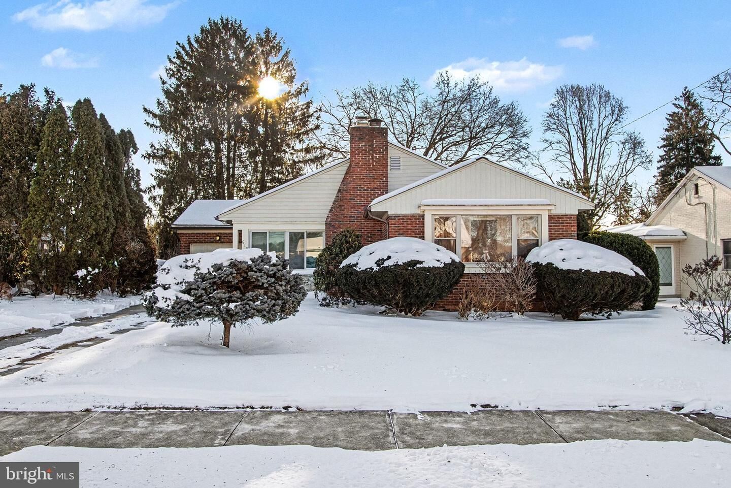 Property Photo:  610 Walton Street  PA 17043 