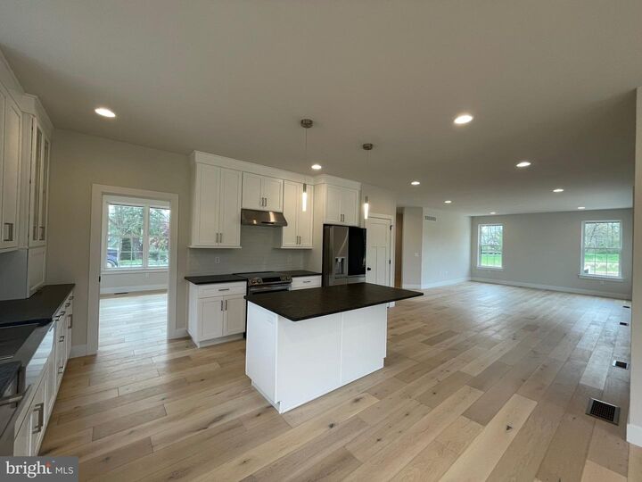 Property Photo:  828 Spring City Road  PA 19460 