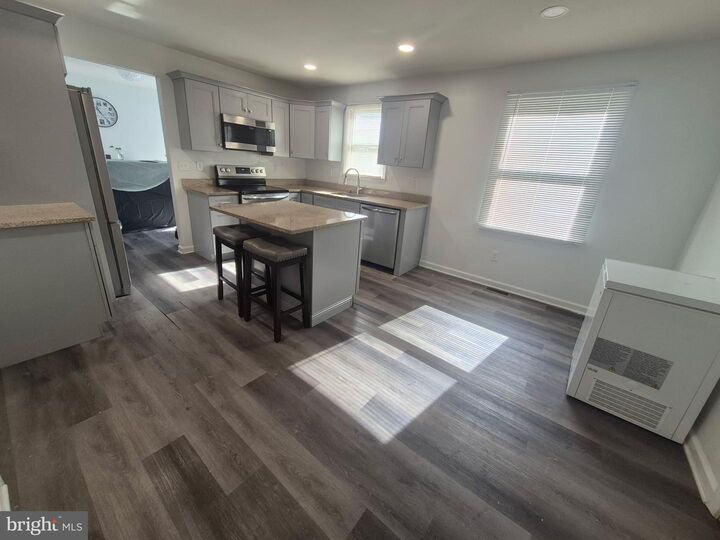 Property Photo:  10 Carter Drive  NJ 08096 