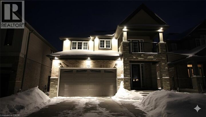 Photo de la propriété:  14 Greyhawk Street  ON N2K 0C7 