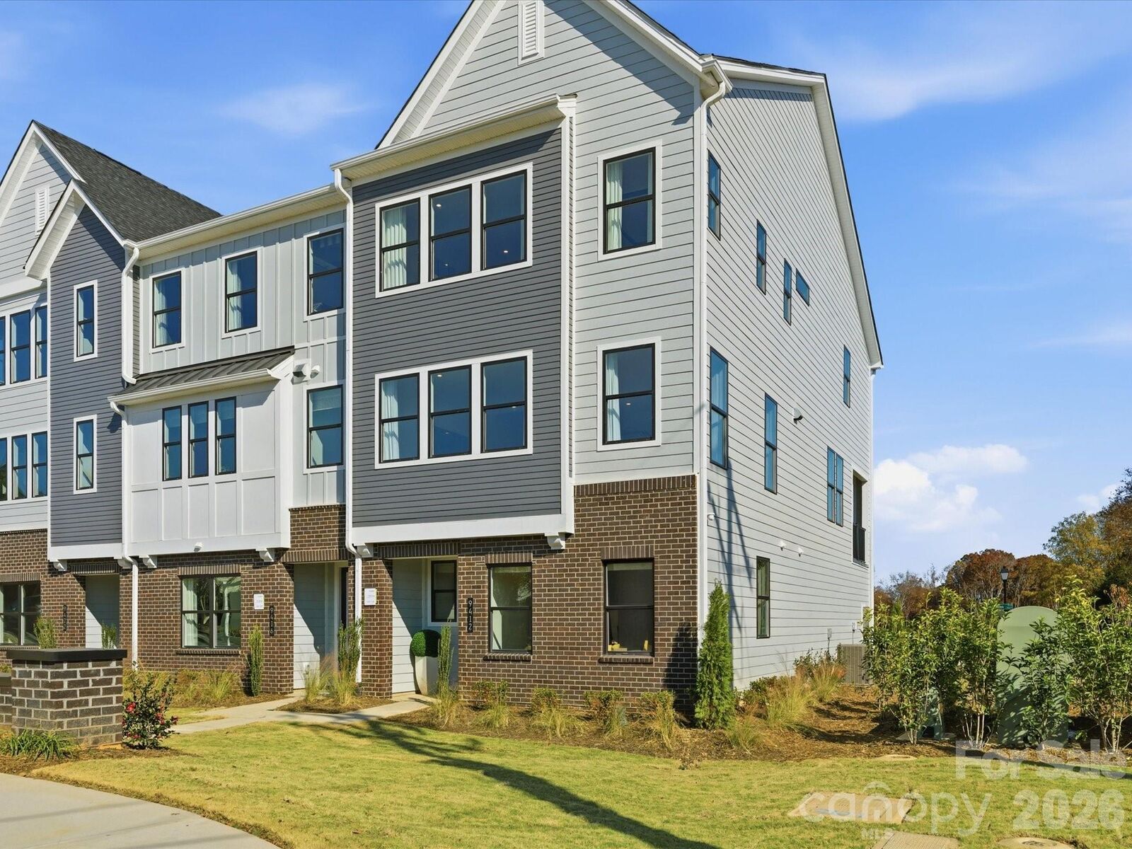 Property Photo:  8034 Thimbleweed Circle  NC 28277 