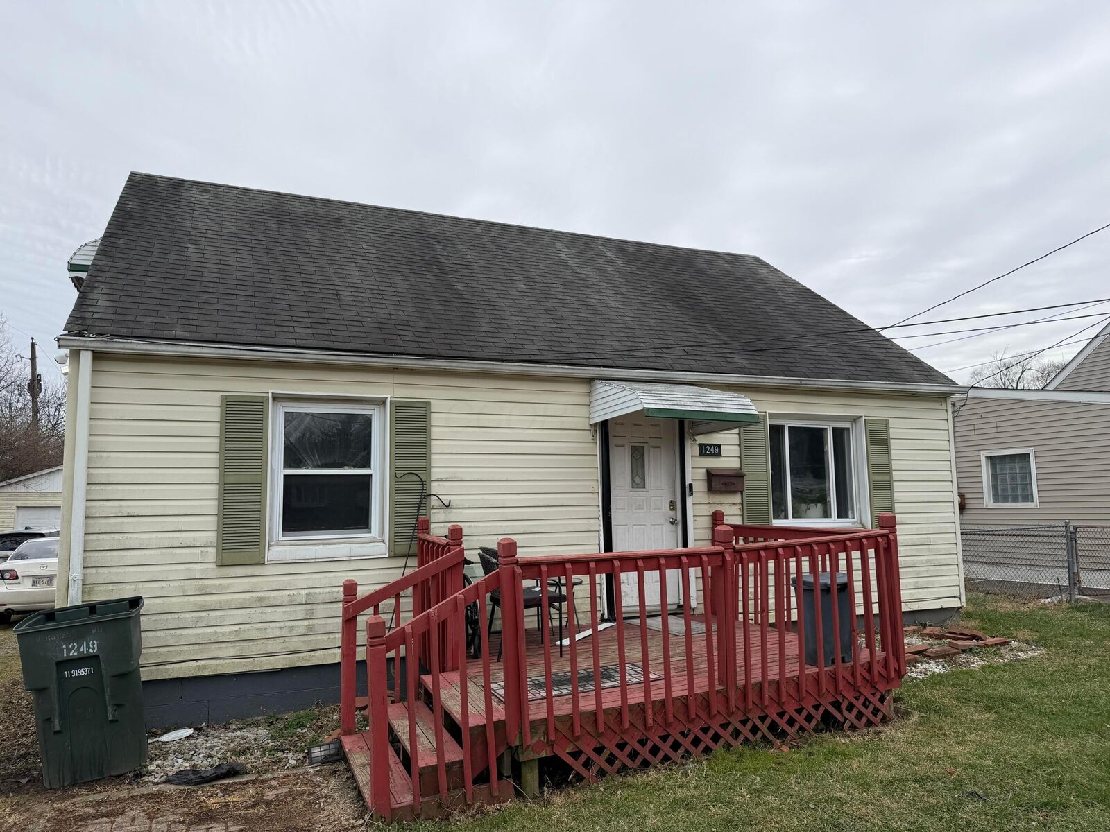 Property Photo: 1249 Evergreen Road OH 43207