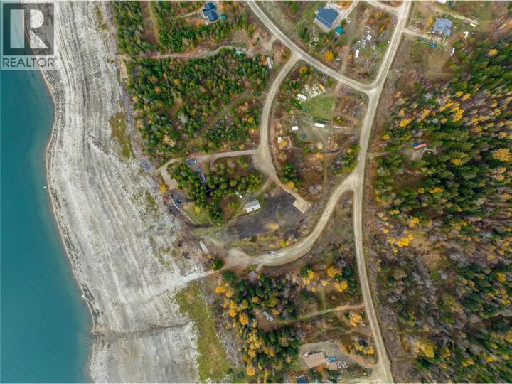 Property Photo:  424 Galena Shores Drive  BC V0G 1R0 
