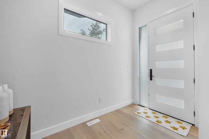 Property Photo:  6003 107 Street NW  AB T6H 2X9 