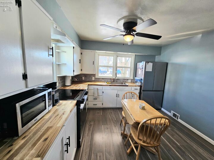 Property Photo:  606 Fremont Road  OH 43452 