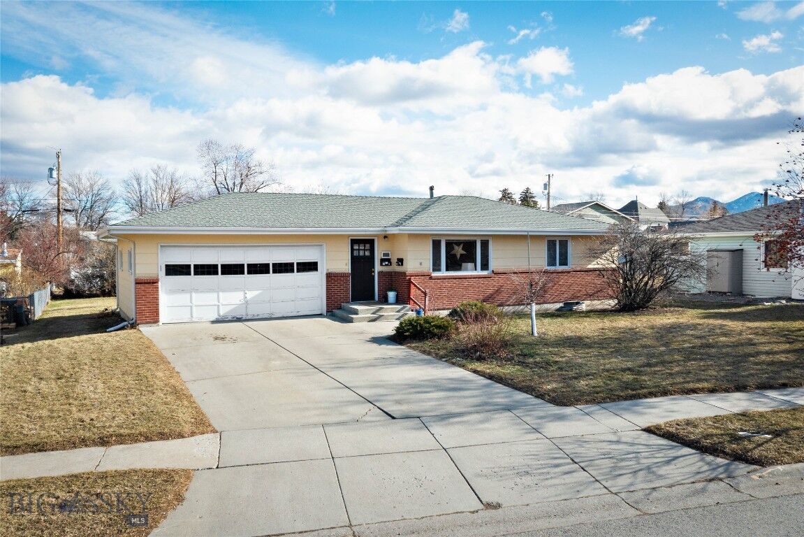 Property Photo: 316 N 10th Avenue MT 59715