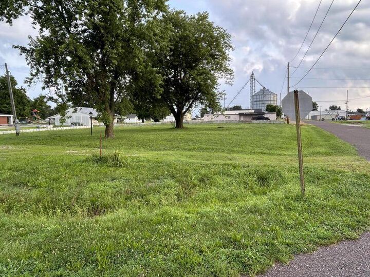 Property Photo:  307 2nd Street  MO 65264 