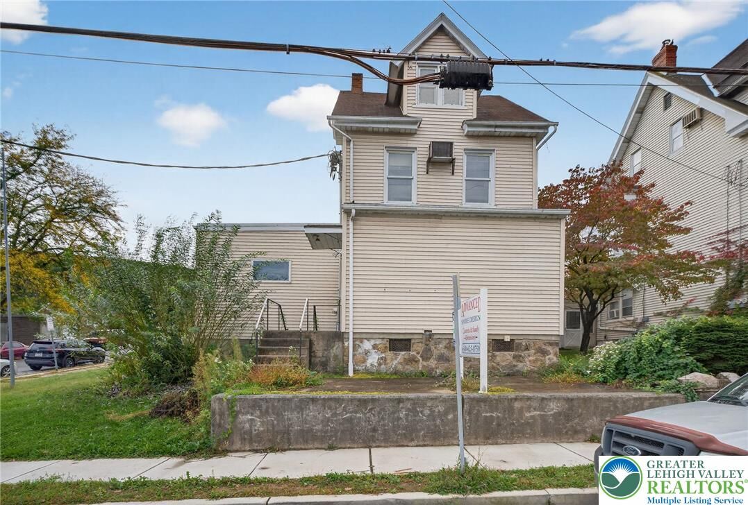 Property Photo:  1106 Broadway  PA 18015 