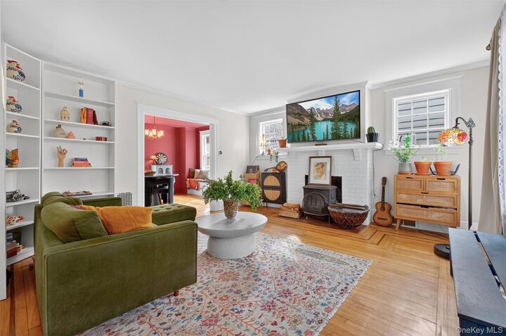 Property Photo:  13 Parkwood Boulevard  NY 12603 