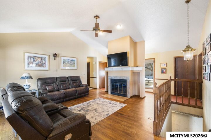 Property Photo: 11 Knollwood Ct IA 50401