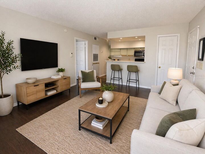 Property Photo:  5500 Devonbriar Way 104  FL 32822 