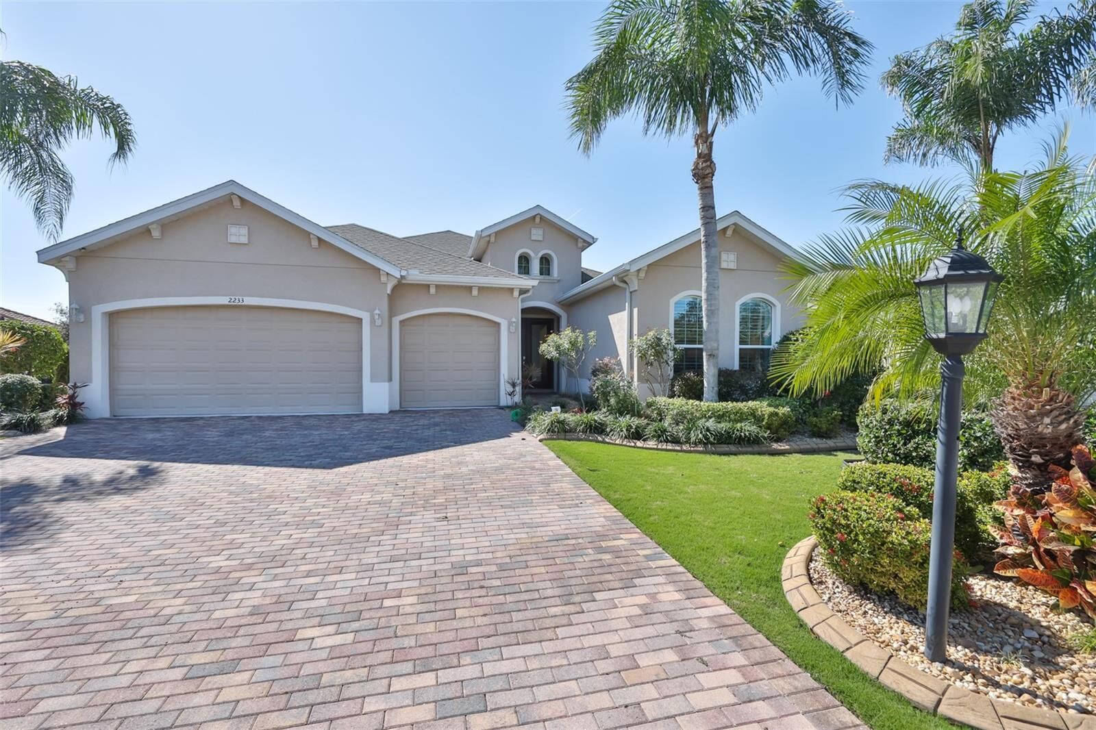 Property Photo: 2233 S Pebble Beach Boulevard FL 33573