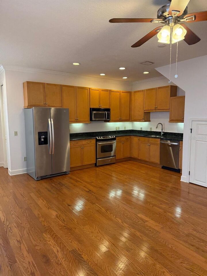 Property Photo:  107 S Packwood Avenue C  FL 33606 