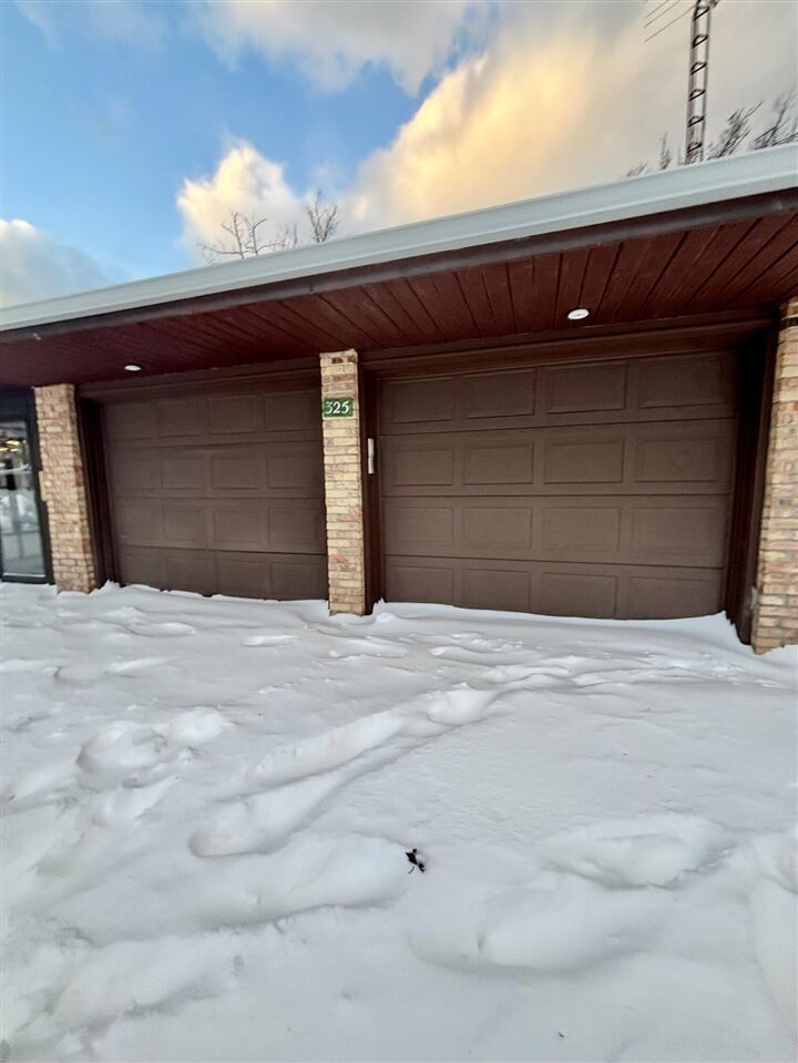 Property Photo:  325 Winwood Avenue  MI 49085-2343 