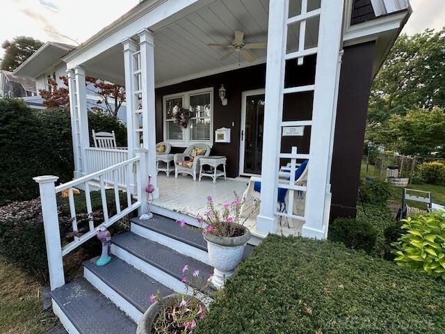 Property Photo:  129 Oliver Streets  MI 48342 