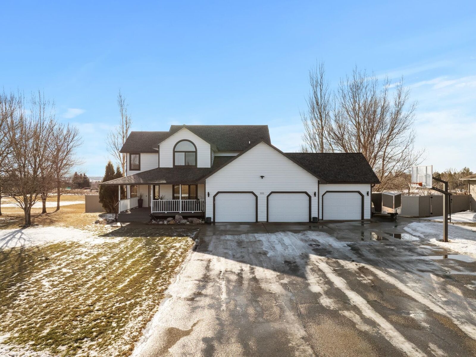 Property Photo:  1915 NW 19th Ave  ND 58703 