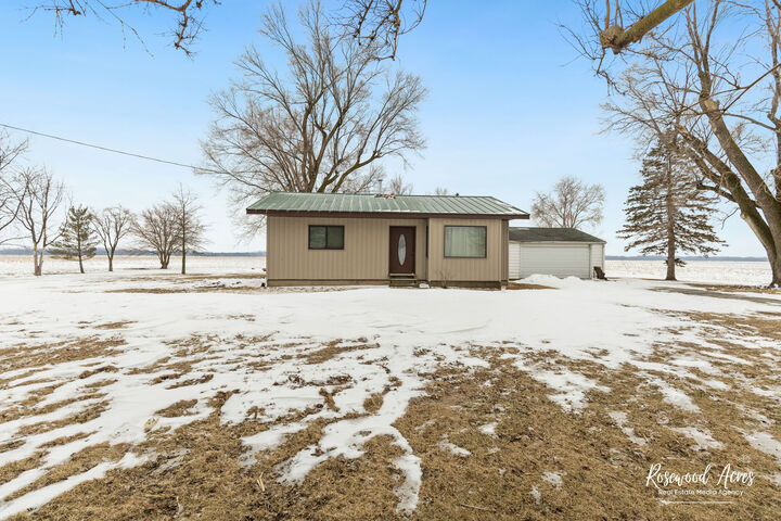 Property Photo:  2373 E 3300 N Road  IL 60964 