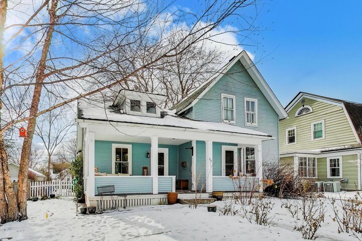 Property Photo:  315 Liberty Street  IL 60118 