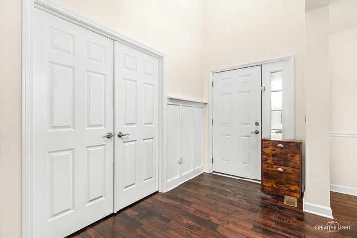 Property Photo:  200 Redding Court  IL 60543 