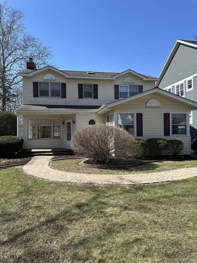 Property Photo:  331 S Julian Street  IL 60540 