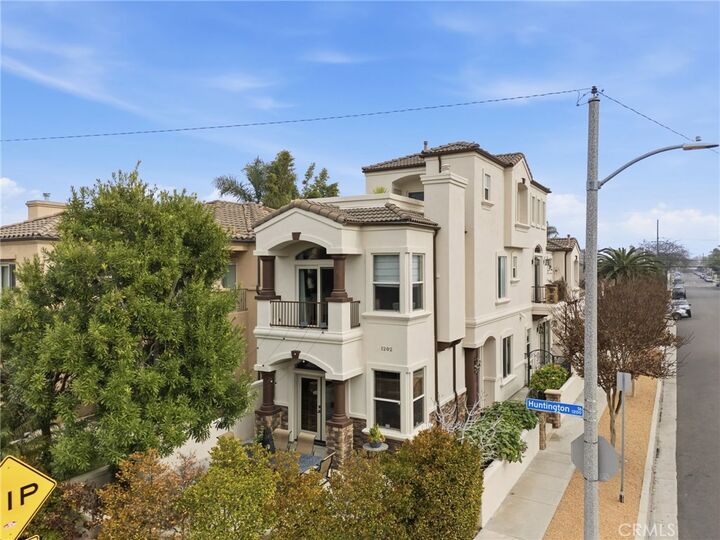Property Photo:  1202 Huntington Street  CA 92648 