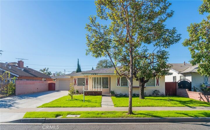 Property Photo:  1241 S Walnut  CA 92802 
