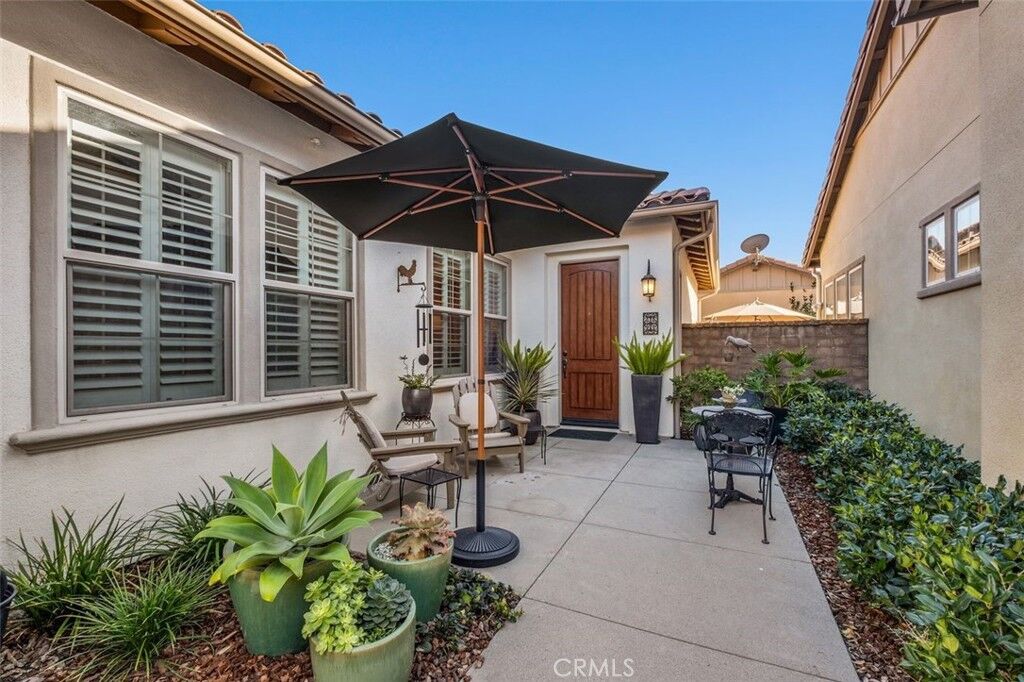 Property Photo: 120 Lindura CA 92694