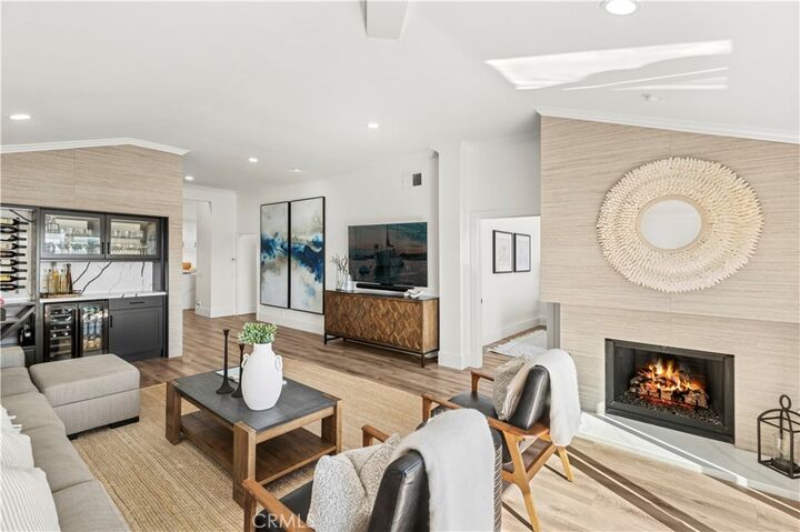 Property Photo:  990 Bayside Cove 609  CA 92660 