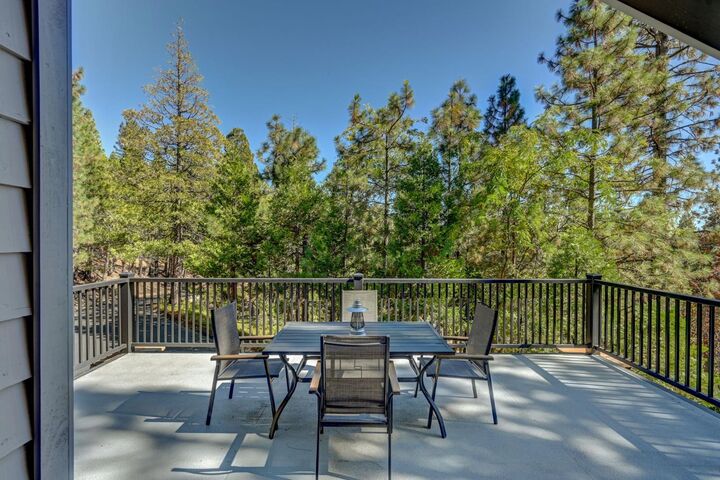 Property Photo:  923 Bear Run Way  CA 95223 