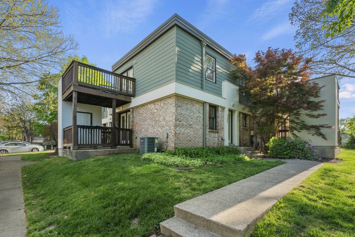 Property Photo: 940 Gale Ln 129 TN 37204