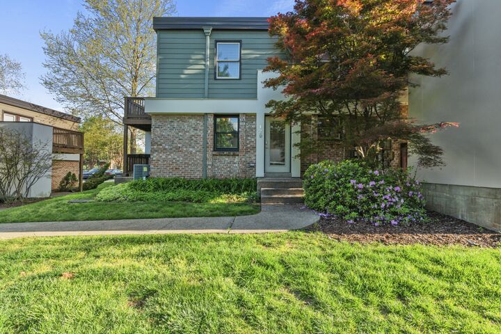 Property Photo:  940 Gale Ln 129  TN 37204 