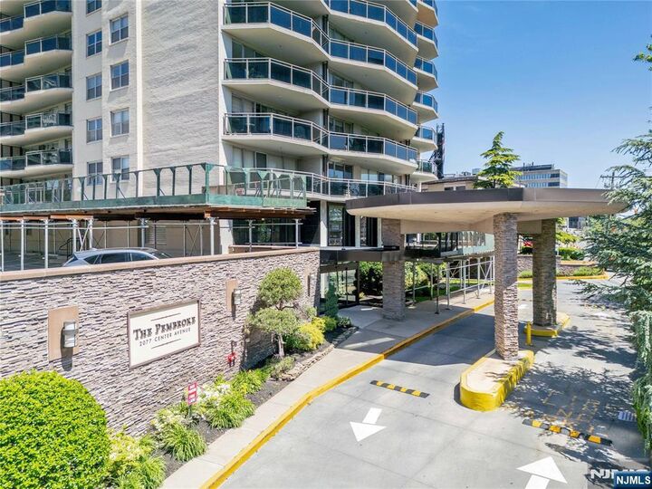 Property Photo:  2077 Center Avenue 20F  NJ 07024 