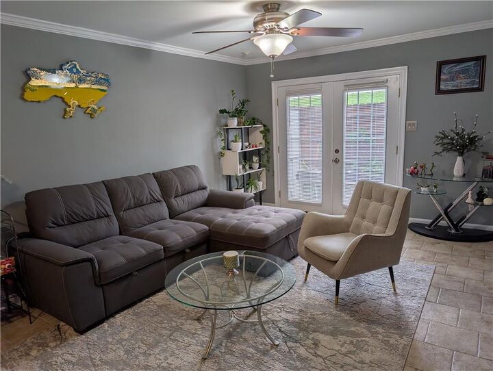 Property Photo:  1401 Lake Avenue C6  LA 70005 