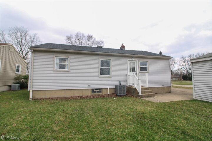 Property Photo:  325 S Inglewood Avenue  OH 44515 
