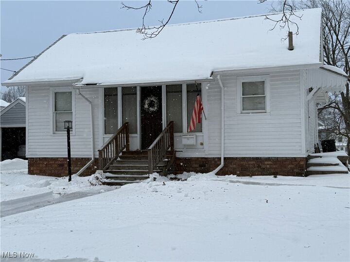 Property Photo:  520 Washington Avenue  OH 44446 