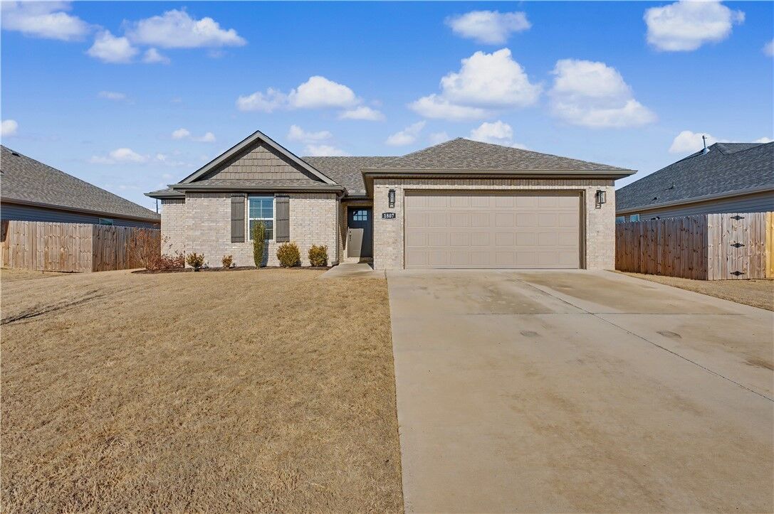 Property Photo: 1807 E Hudson Drive AR 72761