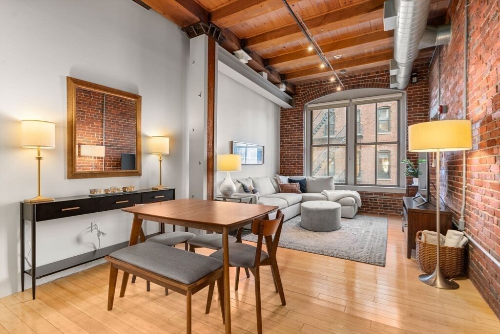 Property Photo:  35 Channel Center St 303  MA 02210 