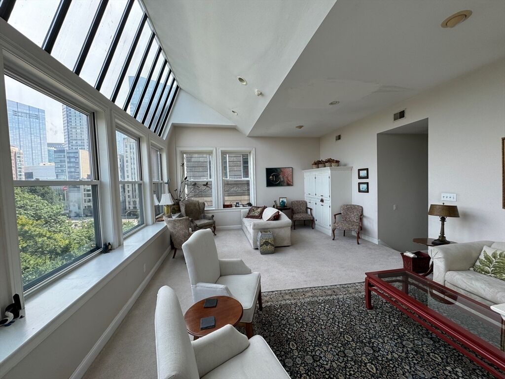 Property Photo:  132 Boylston St 5  MA 02116 