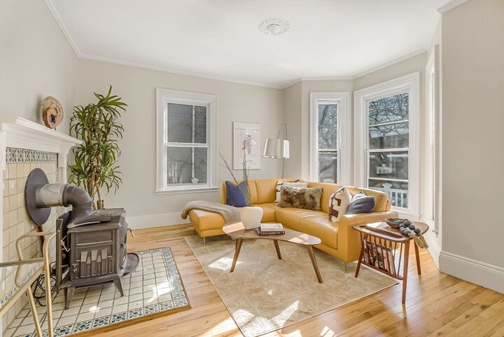 Property Photo:  527 Franklin St  MA 02139 