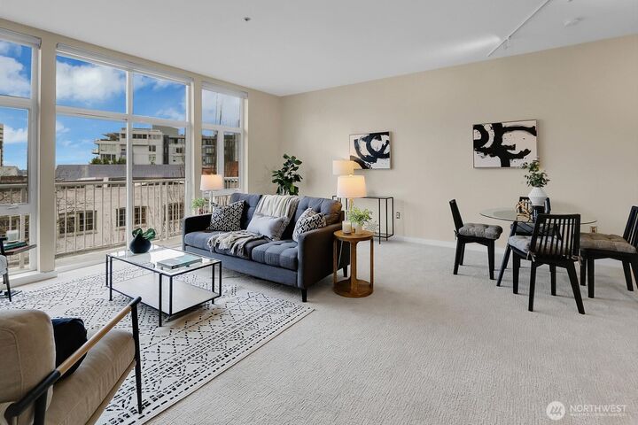 Property Photo:  303 E Pike Street 402  WA 98122 