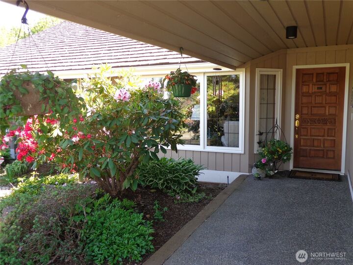 Property Photo:  2460  215th Place SW  WA 98036 