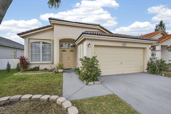 Property Photo:  765 Lake Wellington Drive  FL 33414 