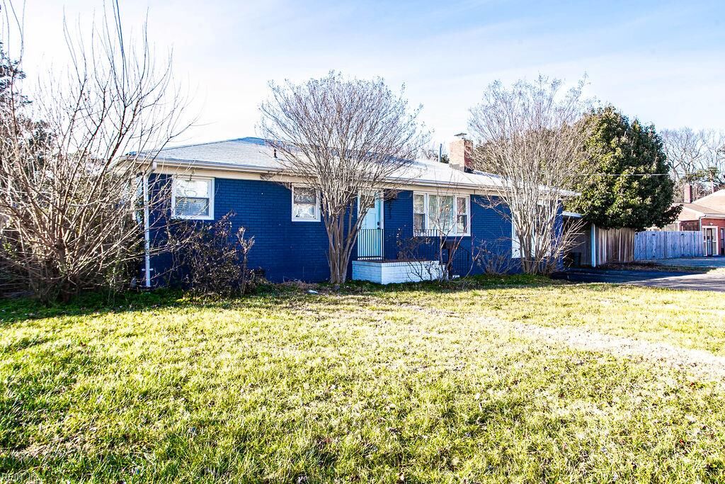 Property Photo: 2513 Beaufort Ave VA 23455